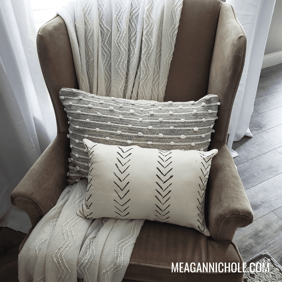 How to Paint Pillows (It's Easy!)